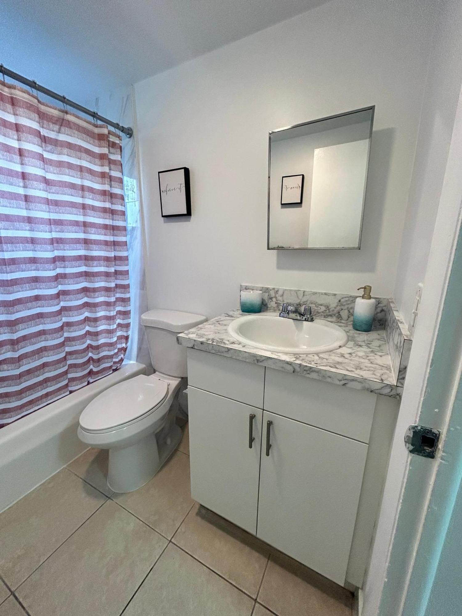 Apartment In Hollywood Close To Shops & Beach 110 Extérieur photo