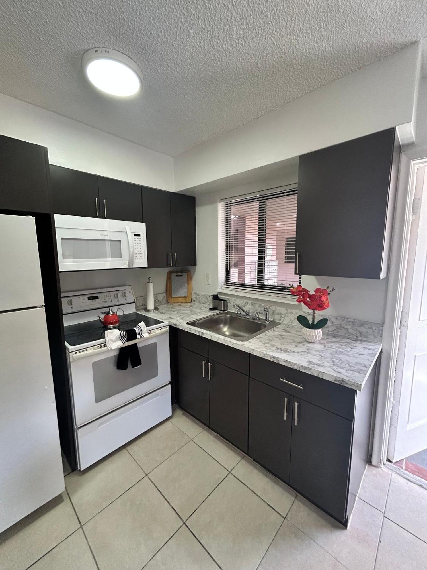 Apartment In Hollywood Close To Shops & Beach 110 Extérieur photo