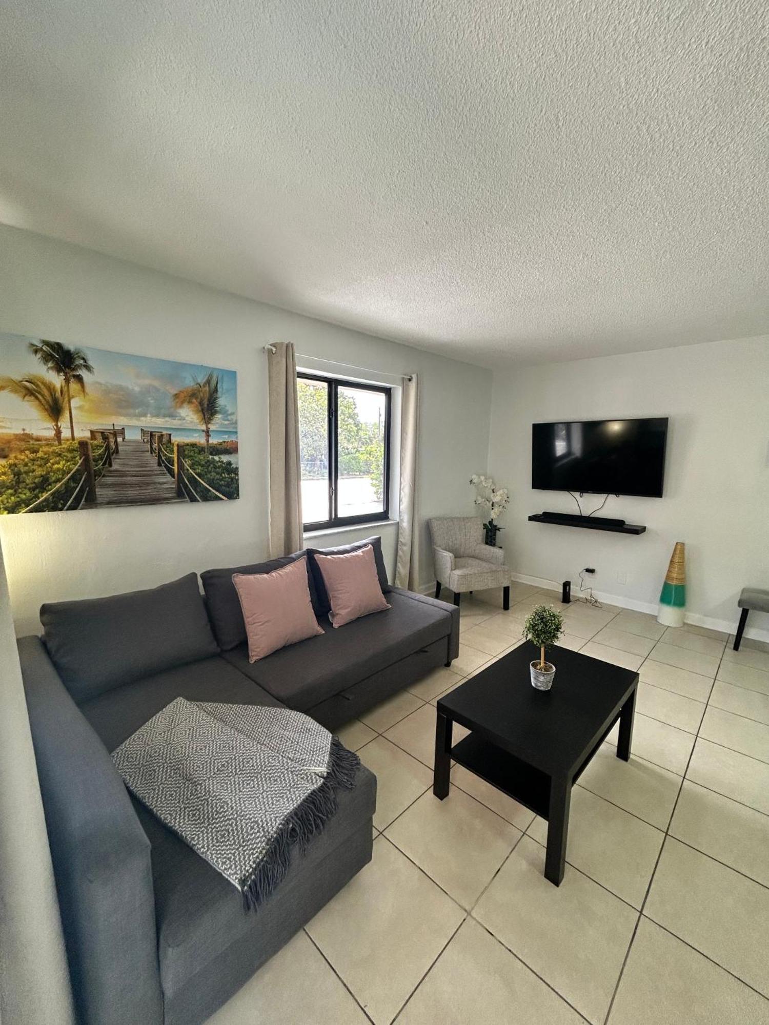 Apartment In Hollywood Close To Shops & Beach 110 Extérieur photo